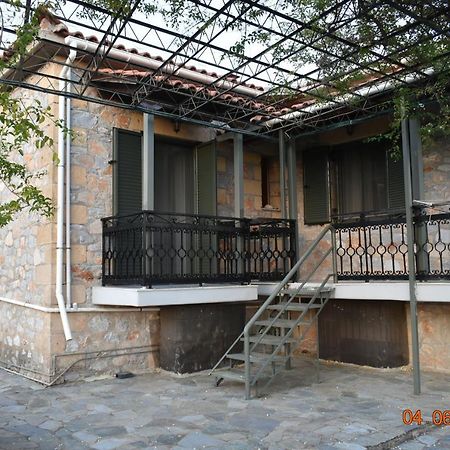 Ouranias Studios Kardhamili Esterno foto
