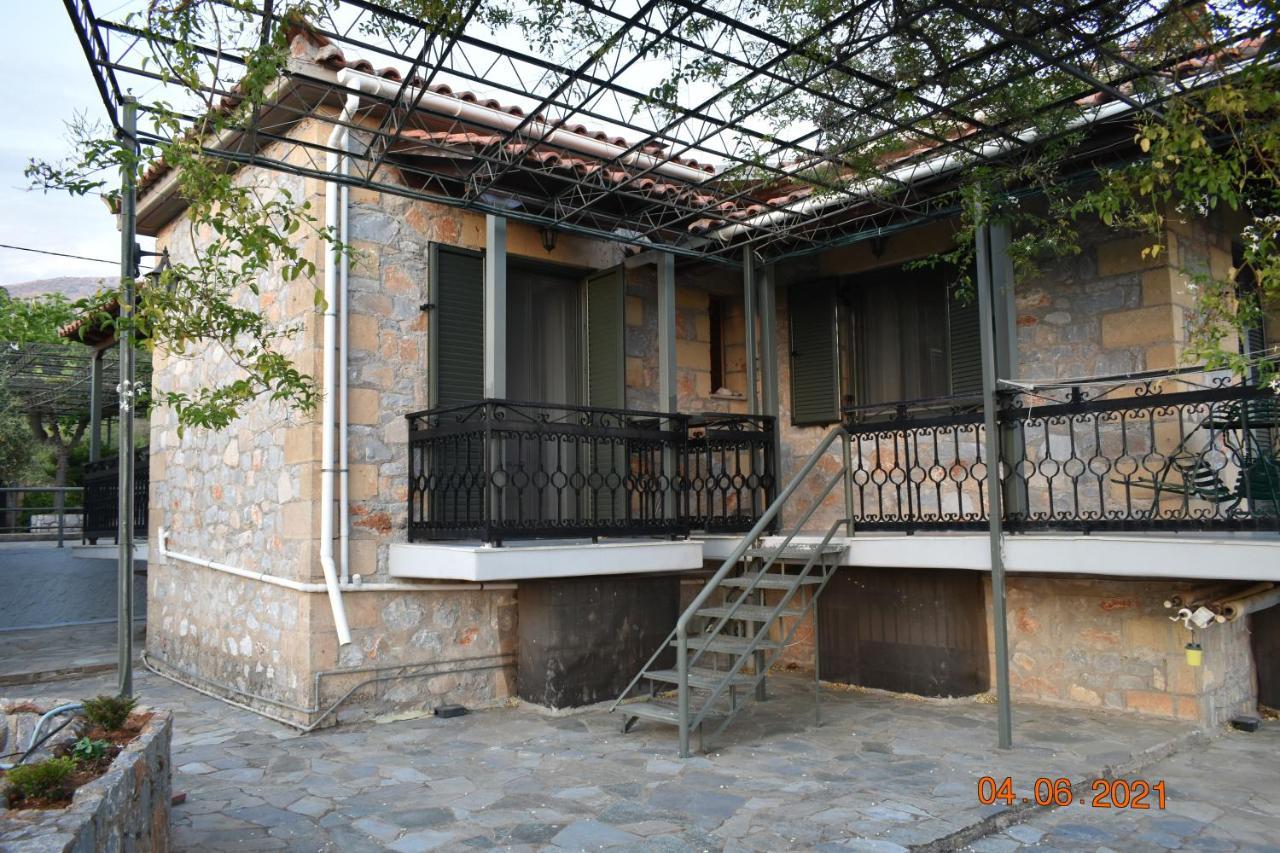 Ouranias Studios Kardhamili Esterno foto